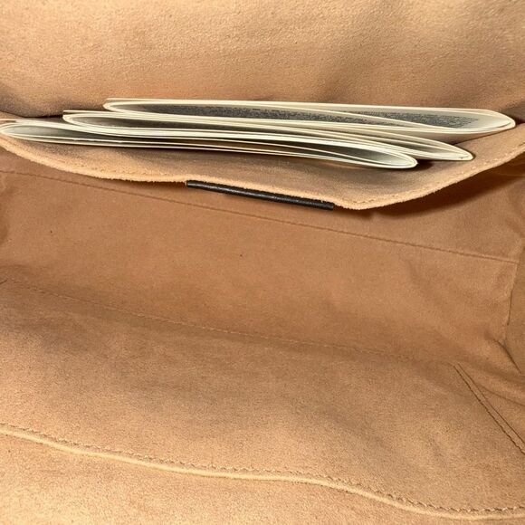 Brand new Gucci GG Supreme Monogram Bees  Padlock Tote Beige Oro Black - Picture 7 of 13